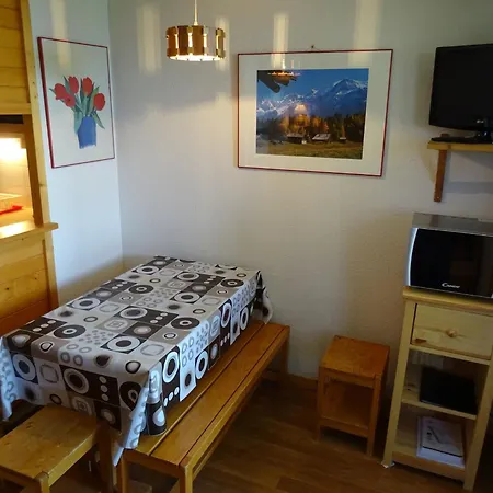 Pour 4 Personnes A Vallandry, Au Centre Et Proche Des Pistes, Avec Vue Montagne - Fr-1-411-940